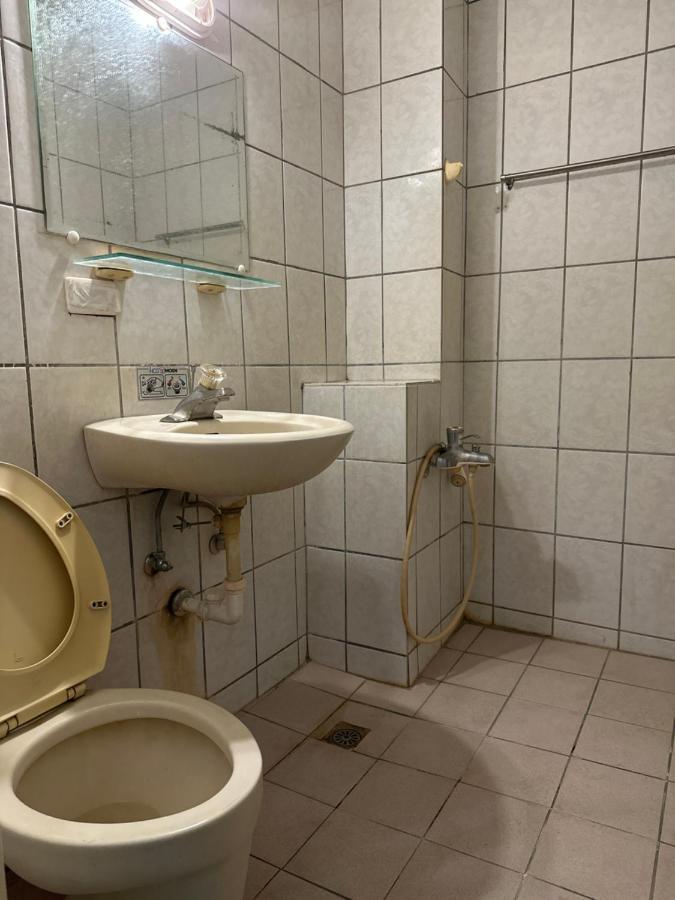 丸松商旅 Hotel Miaoli Bagian luar foto