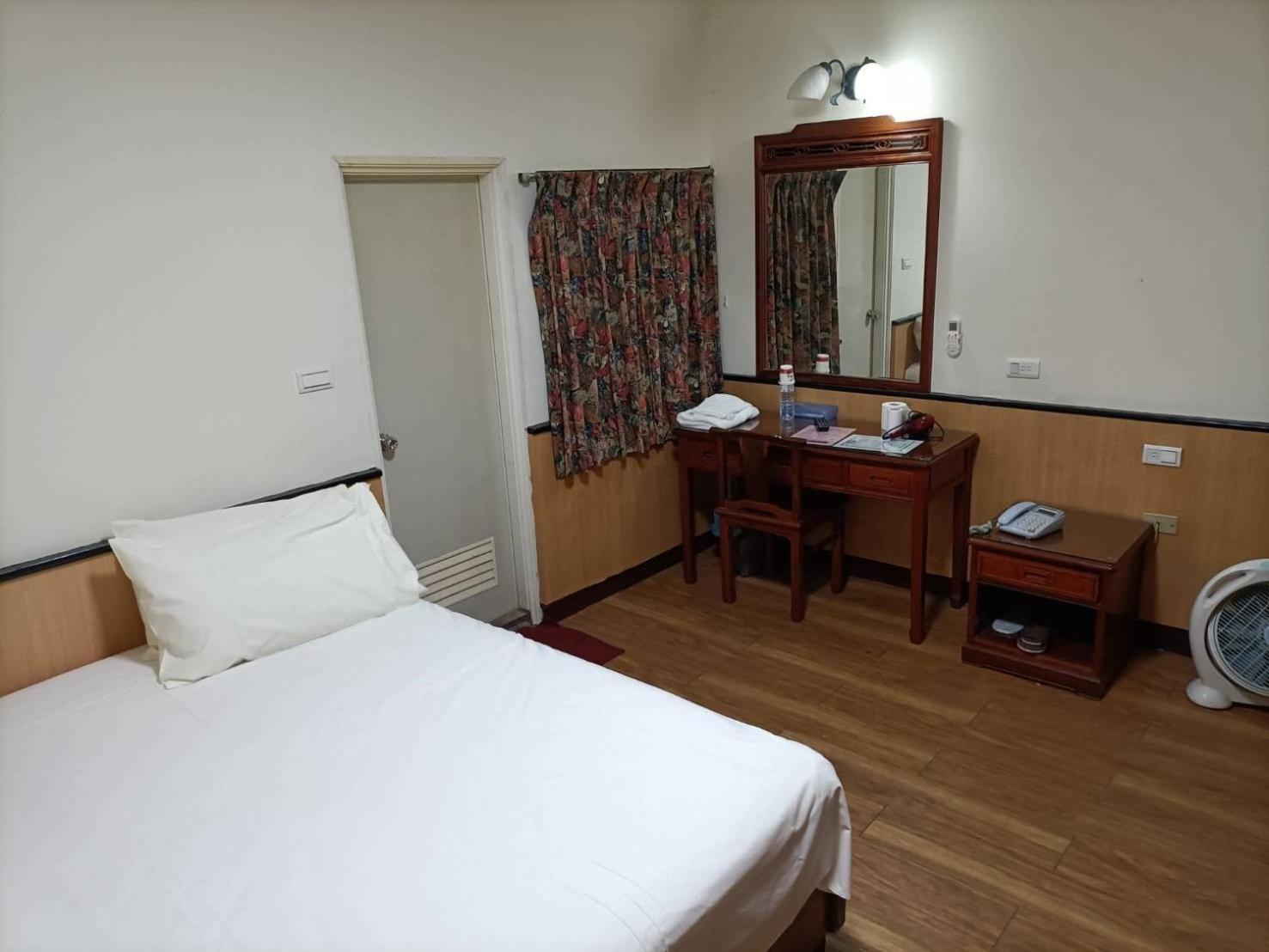 丸松商旅 Hotel Miaoli Bagian luar foto
