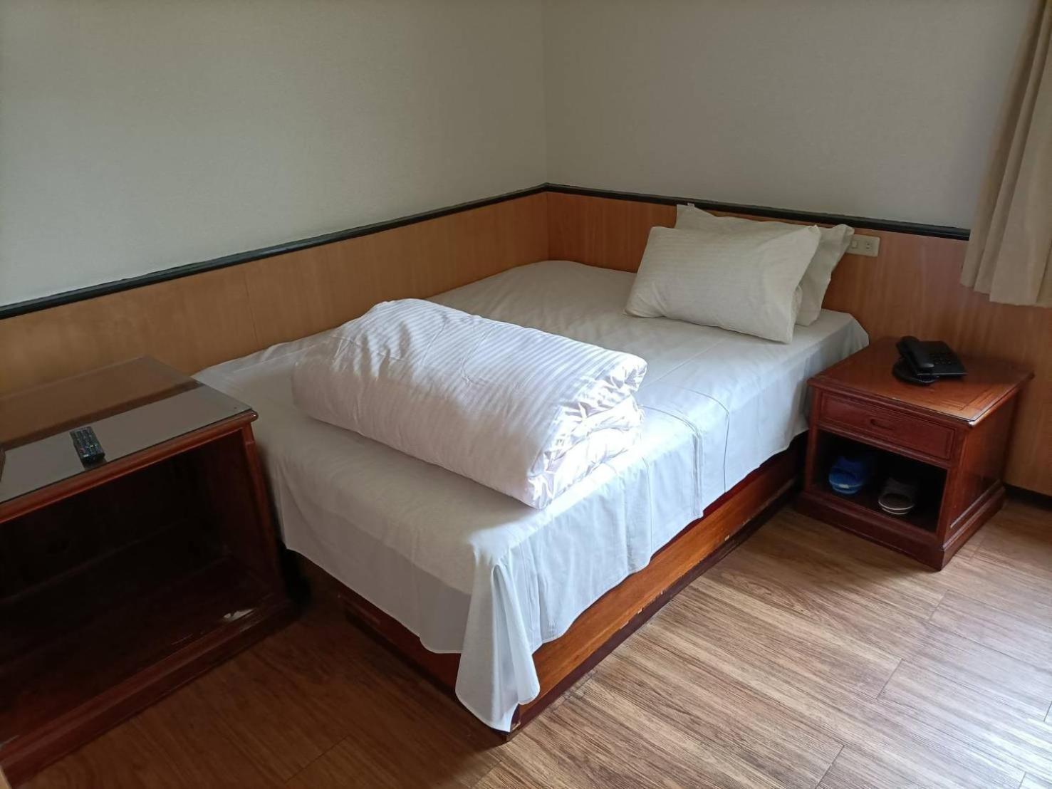 丸松商旅 Hotel Miaoli Bagian luar foto